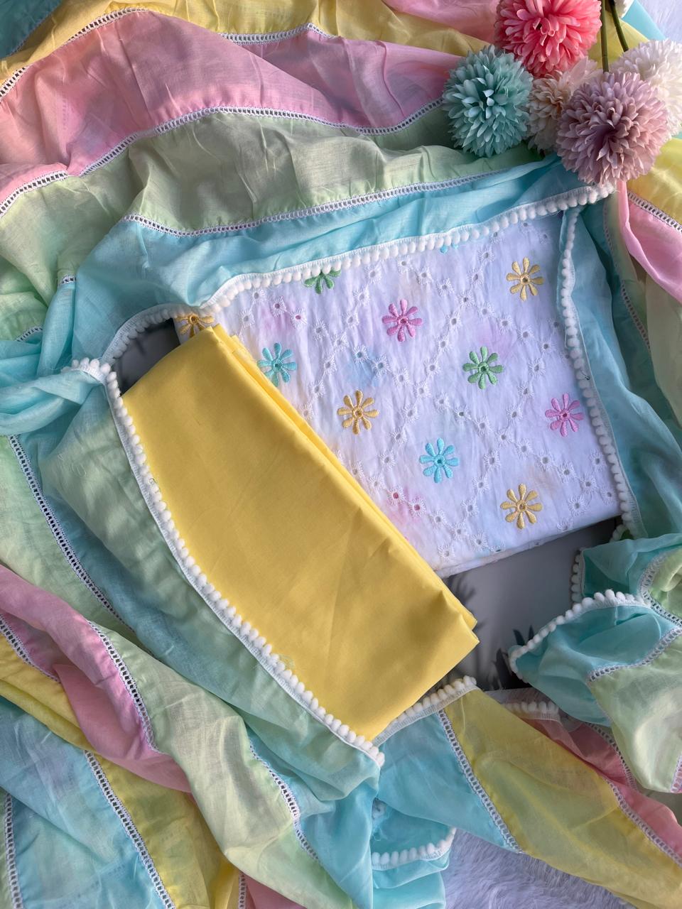 Multicoloured hakoba embroidery set